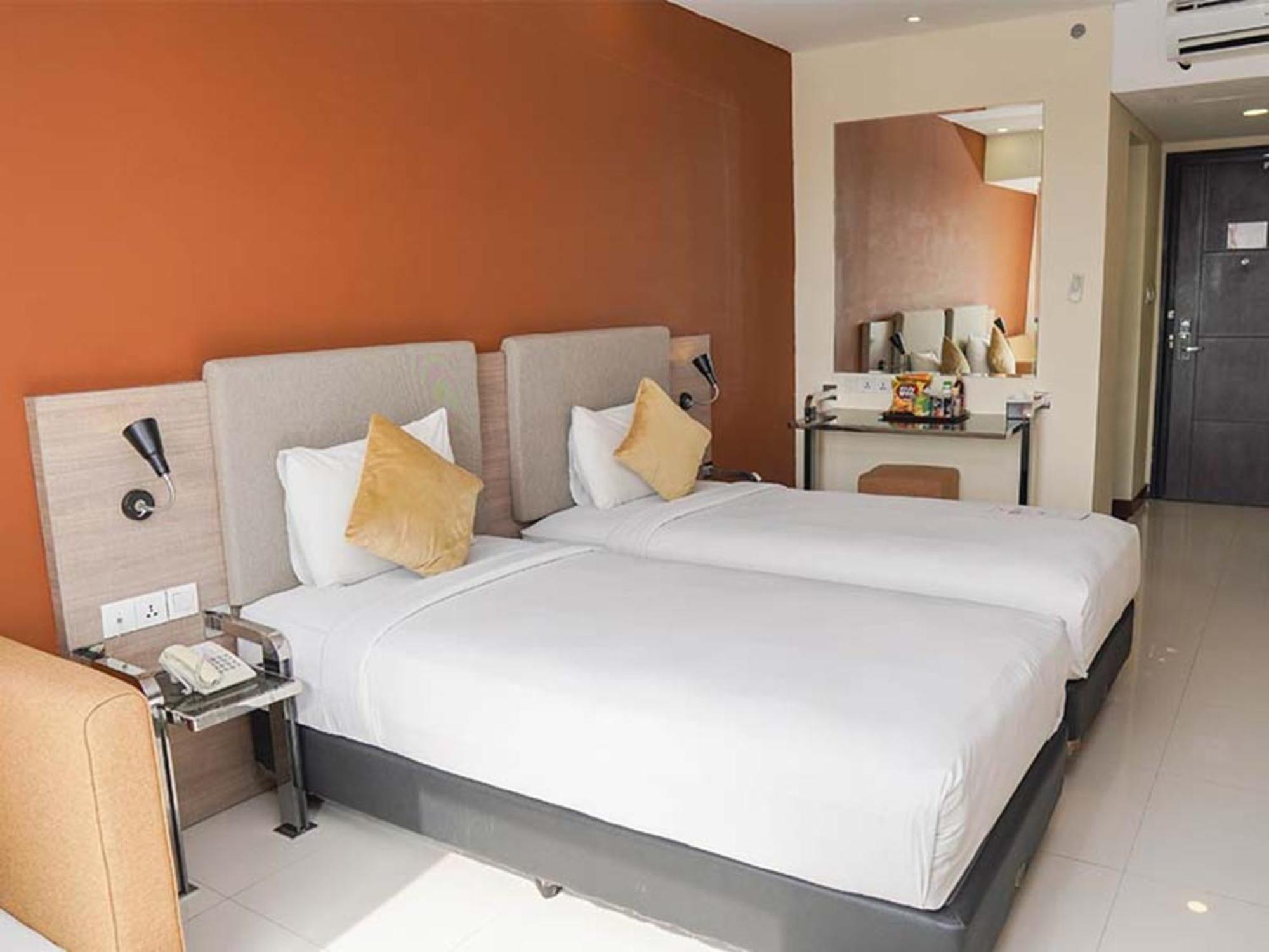 Verse Hotel Cirebon Εξωτερικό φωτογραφία