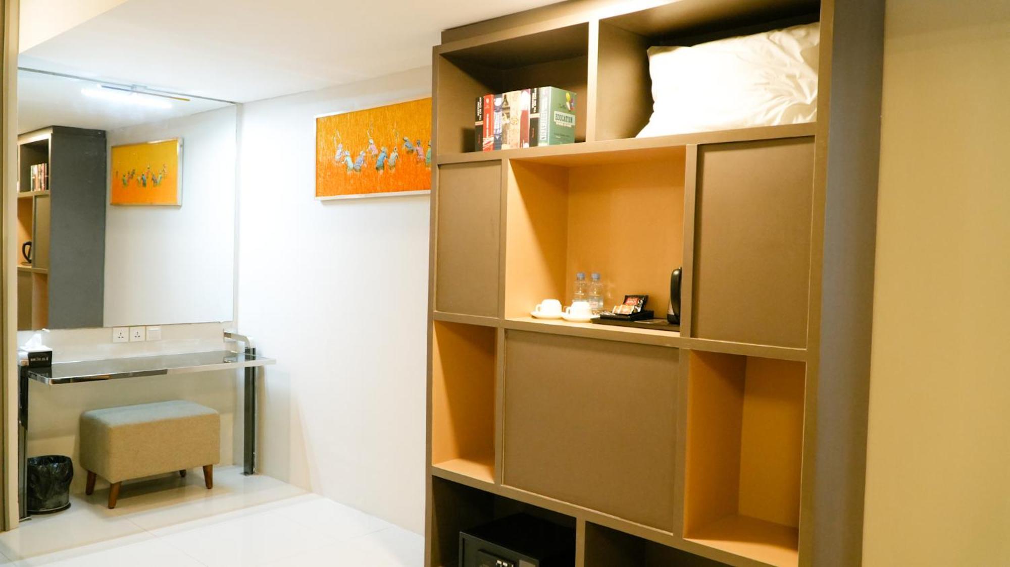 Verse Hotel Cirebon Εξωτερικό φωτογραφία