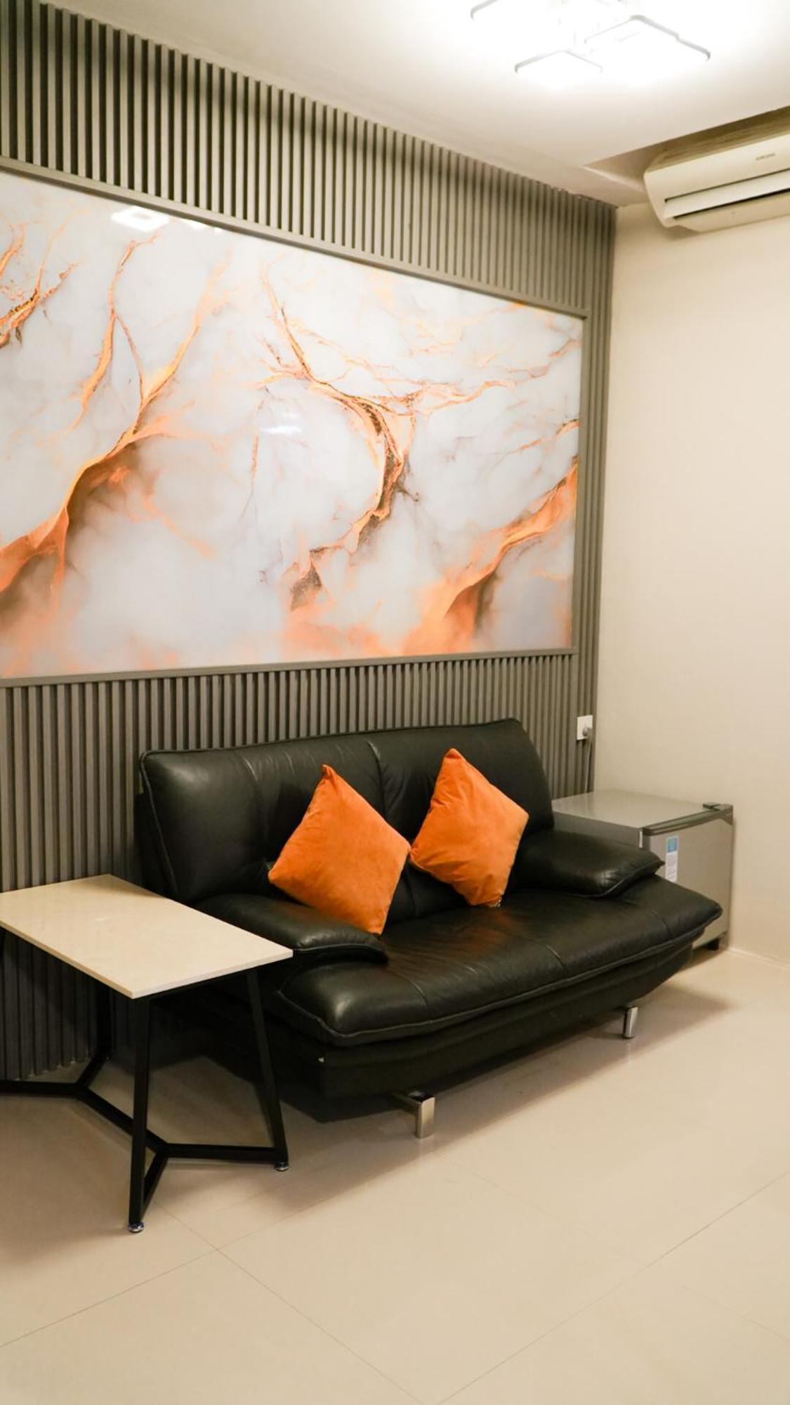 Verse Hotel Cirebon Εξωτερικό φωτογραφία