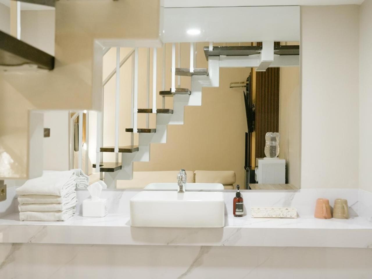 Verse Hotel Cirebon Εξωτερικό φωτογραφία