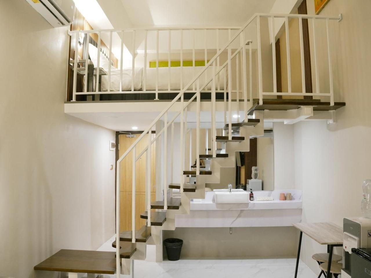Verse Hotel Cirebon Εξωτερικό φωτογραφία