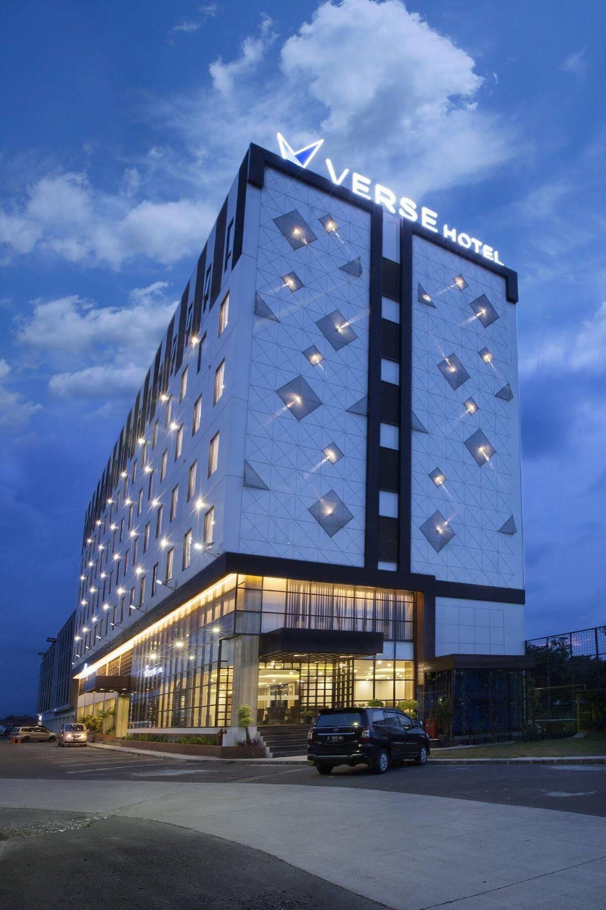Verse Hotel Cirebon Εξωτερικό φωτογραφία