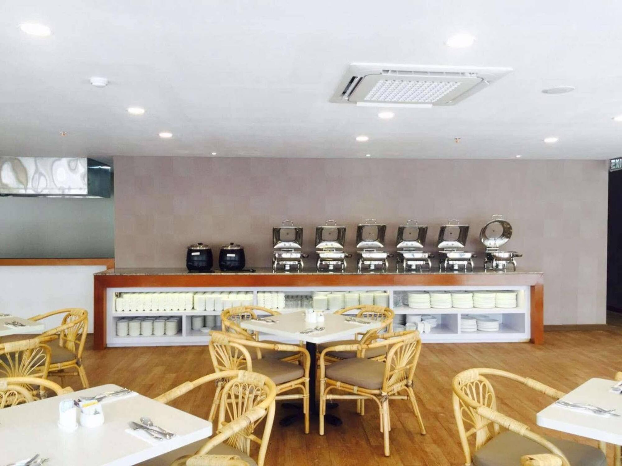 Verse Hotel Cirebon Εξωτερικό φωτογραφία